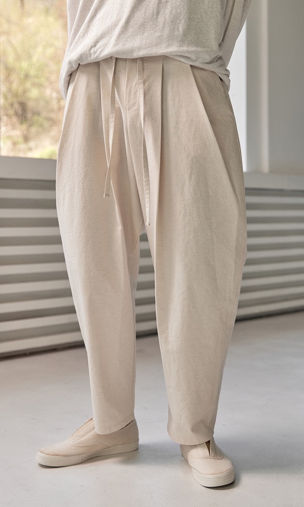 Unisex_Two_Tuck_Loose_Tapered_Pants_iv